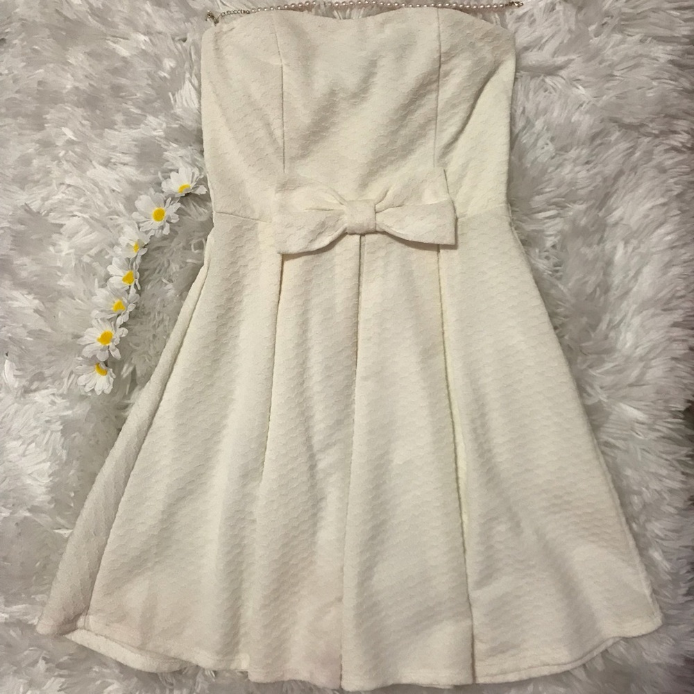 Strapless White Dress 🌸